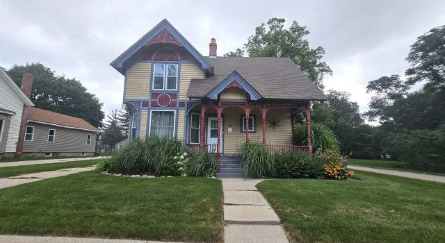 Photo of 125 S Lincoln St, Elkhorn, WI 53121