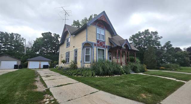 Photo of 125 S Lincoln St, Elkhorn, WI 53121