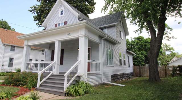 Photo of 939 11th St, Beloit, WI 53511