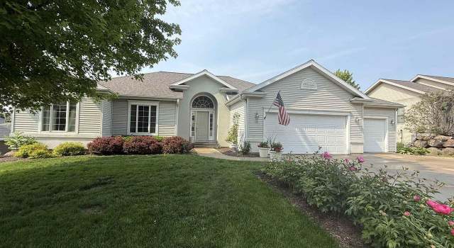 Photo of 112 Autumnwood Cir, Mount Horeb, WI 53572