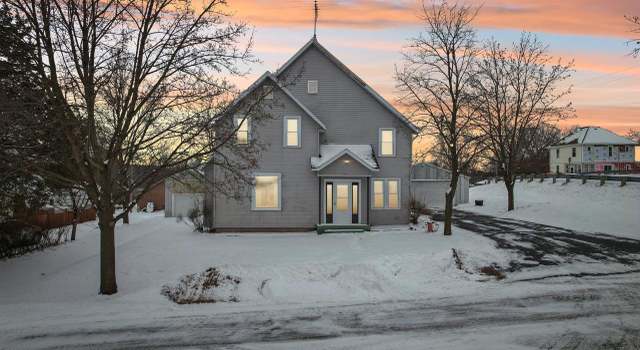 Photo of 323 W Prospect St, Endeavor, WI 53930