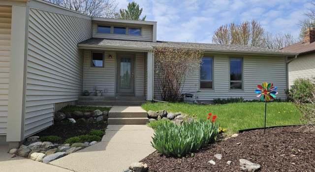 Photo of 308 Thompson St, Verona, WI 53593