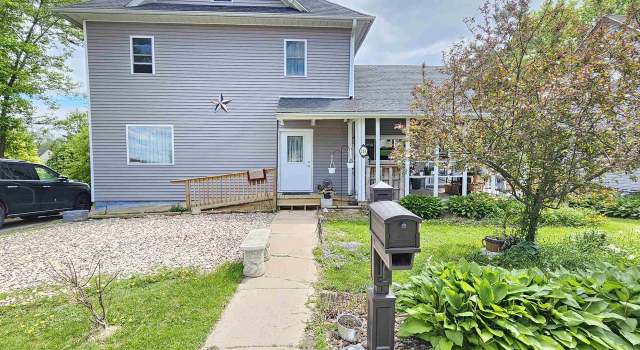 Photo of 201 Center St, Elroy, WI 53929