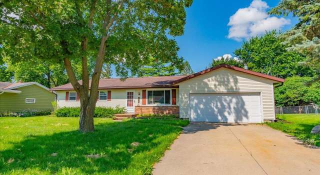 Photo of 980 Bruce St, Sun Prairie, WI 53590