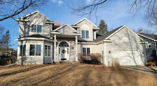 Photo of 3706 Country Grove Dr, Madison, WI 53719