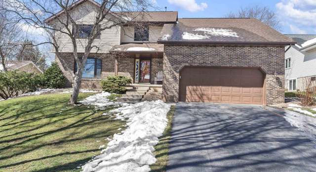 Photo of 10 Manchester Ct, Madison, WI 53719