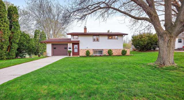 Photo of 724 Wilson St, Sun Prairie, WI 53590
