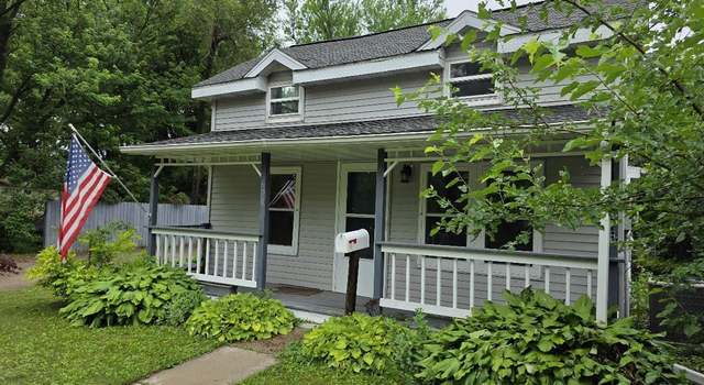 Photo of 600 Dunkirk Ave, Stoughton, WI 53589