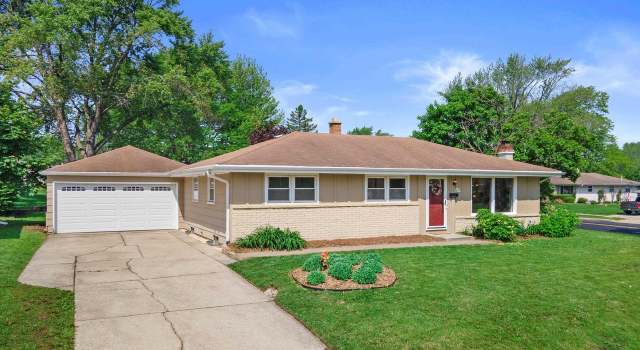 Photo of W149N8377 Norman Dr, Menomonee Falls, WI 53051