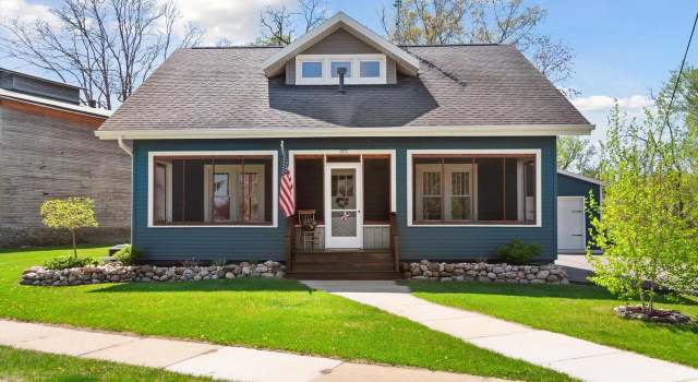 Photo of 301 S Farmer St, Princeton, WI 54968