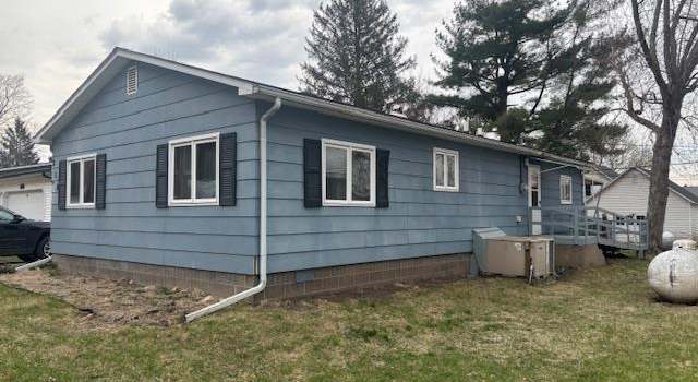 Photo of 218 W Bluff St, Cassville, WI 53806