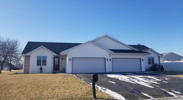 Photo of 2809-2811 Autumn Ln, Janesville, WI 53546