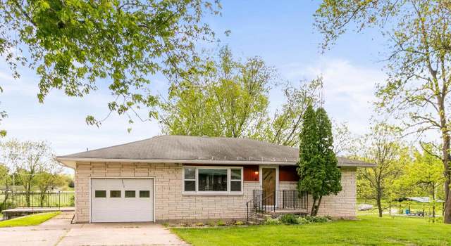 Photo of 171 Academy St, Poynette, WI 53955