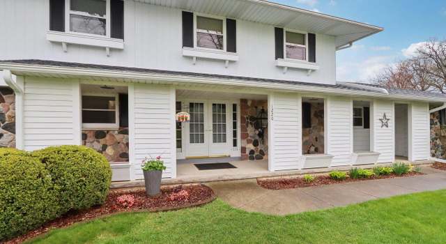 Photo of 1220 Hickory Dr, Jefferson, WI 53549