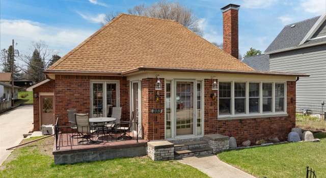 Photo of 233 N 1st St, Princeton, WI 54968