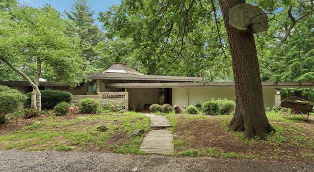 Photo of 2846 N River Bluff Dr, Janesville, WI 53545