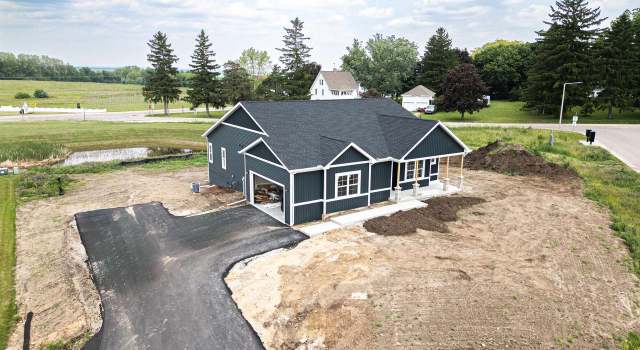 Photo of 313 Teri Lee Ln, Orfordville, WI 53576