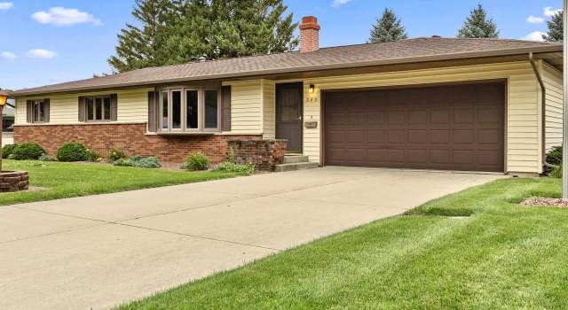 Photo of 540 N Arch St, Janesville, WI 53548