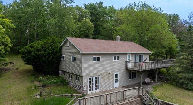 Photo of E12060 Twin Oaks Rd, Baraboo, WI 53913