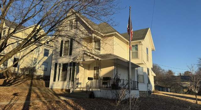 Photo of 209 Washington St, Mineral Point, WI 53565