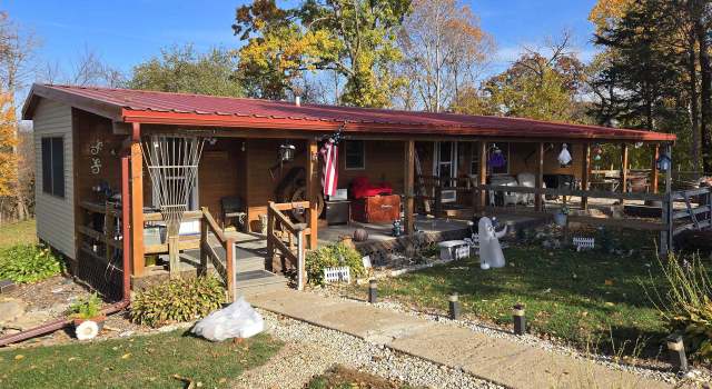 Photo of 11129 St Charles Rd, Cassville, WI 53806