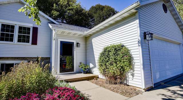 Photo of 1084 N Thompson Rd, Sun Prairie, WI 53590