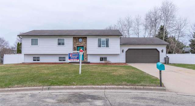 Photo of 826 Butts Ct, Belleville, WI 53508