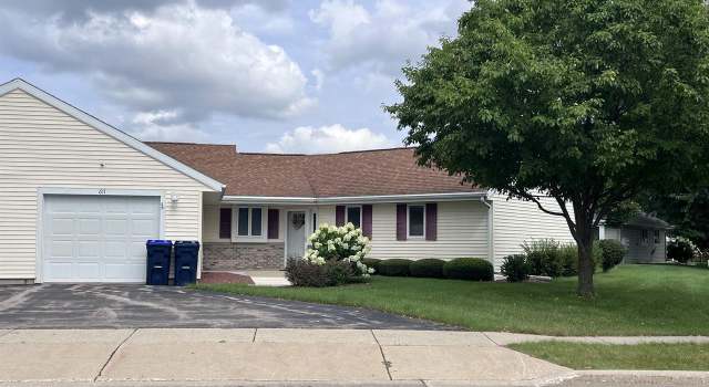 Photo of 611 Rosewood Ave, Marshall, WI 53559