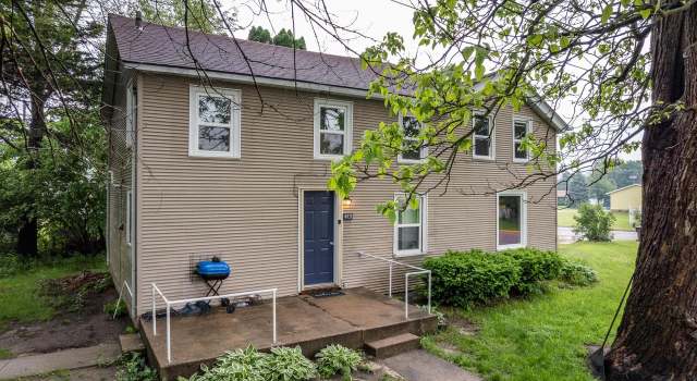 Photo of 413 Cedar St, Baraboo, WI 53913
