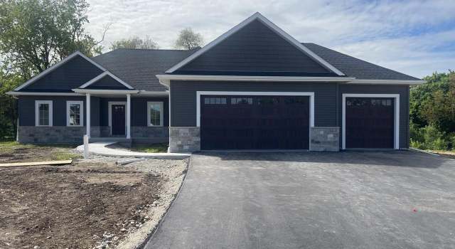 Photo of 300 Luann Kay Ln, Orfordville, WI 53576