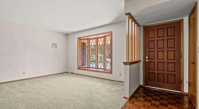 Photo of N78W16328 Community Dr, Menomonee Falls, WI 53051