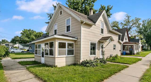 Photo of 230 E Carroll St, Portage, WI 53901