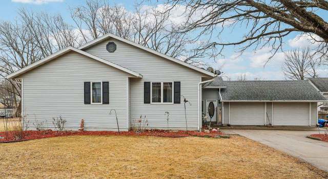 Photo of 556 N Birdsey St, Columbus, WI 53925
