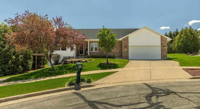 Photo of 1010 N 2nd St, Monroe, WI 53566