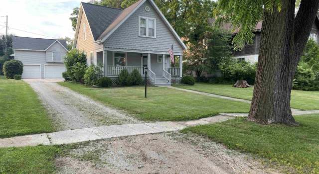 Photo of 527 E Washington St, Brandon, WI 53919
