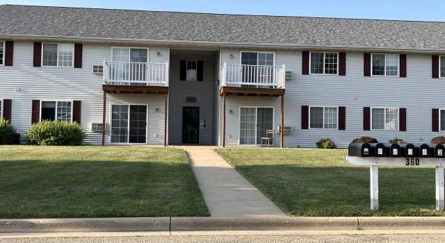 Photo of 360 Sunset Rd #7, Columbus, WI 53925