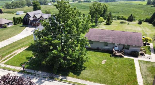 Photo of 207 Dodgeville St, Highland, WI 53543
