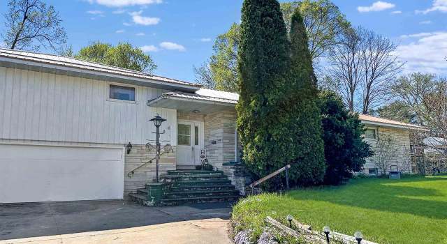 Photo of 106 N Webster St, Wauzeka, WI 53826