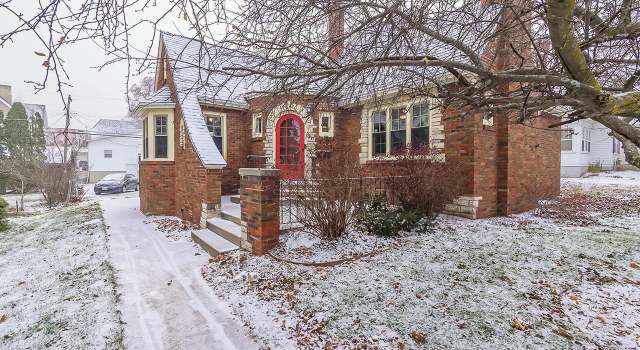 Photo of 412 W Pleasant St, Portage, WI 53901