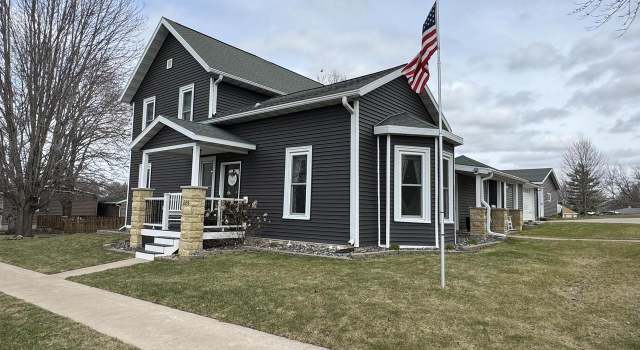 Photo of 226 S Sidney St, Shullsburg, WI 53586