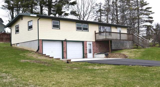 Photo of 212 Center St, Elroy, WI 53929