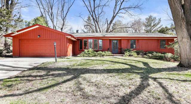 Photo of 18 Glacier Ct, Madison, WI 53705