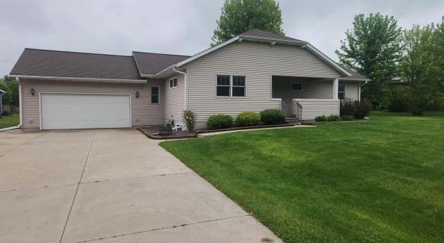 Photo of S5640 Granite Ln, Baraboo, WI 53913