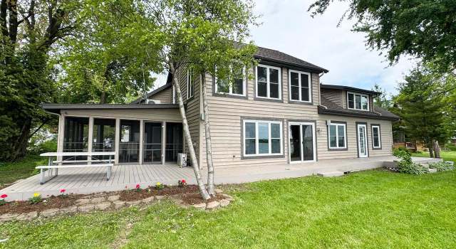 Photo of W10305 Shorecrest Dr, Fox Lake, WI 53933