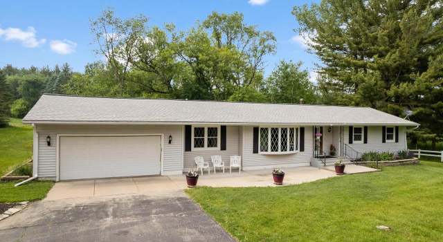 Photo of W8748 Pine Hollow Rd, Poynette, WI 53955