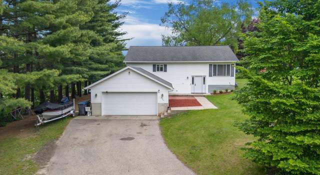 Photo of 554 N Harvard Ave, Endeavor, WI 53930