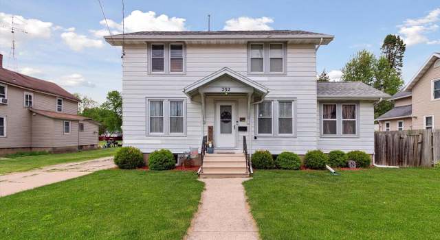 Photo of 232 Walnut St, Beaver Dam, WI 53916