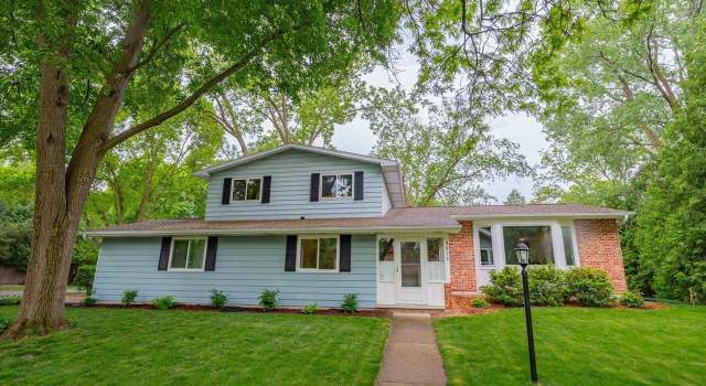 Photo of 5317 South Hill Dr, Madison, WI 53705