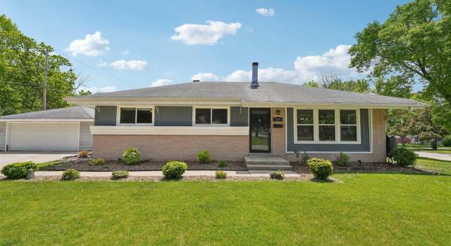 Photo of 235 Debbie Dr, Waukesha, WI 53189