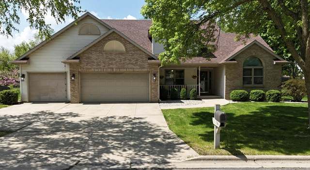 Photo of 746 N Heatherstone Dr, Sun Prairie, WI 53590
